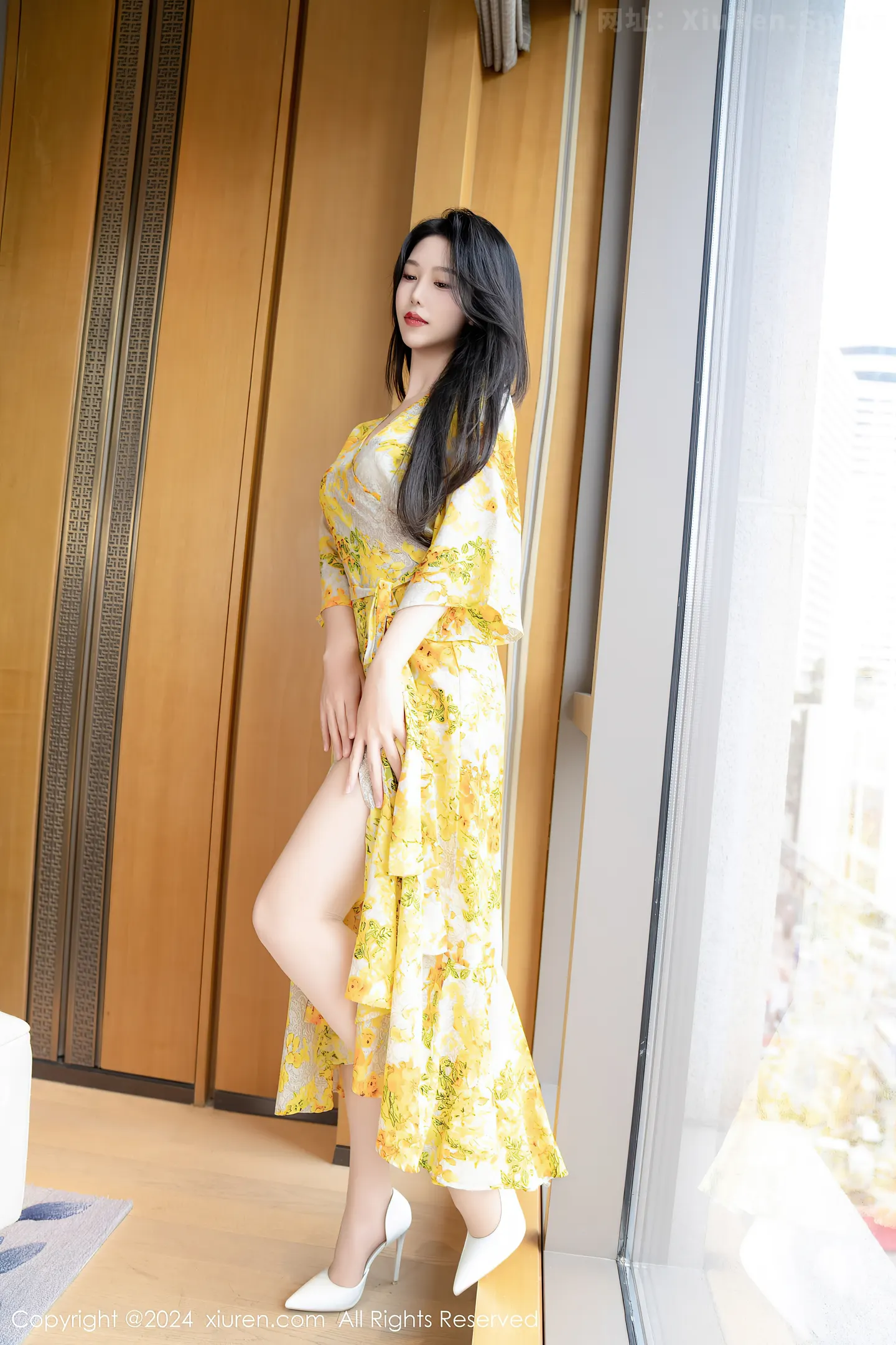 图片[5]-[XiuRen秀人网]VOL.7981 模特利世情节拍摄性感黄色连衣裙露白色蕾丝内衣完美诱惑写真99P-秀人网官方网站